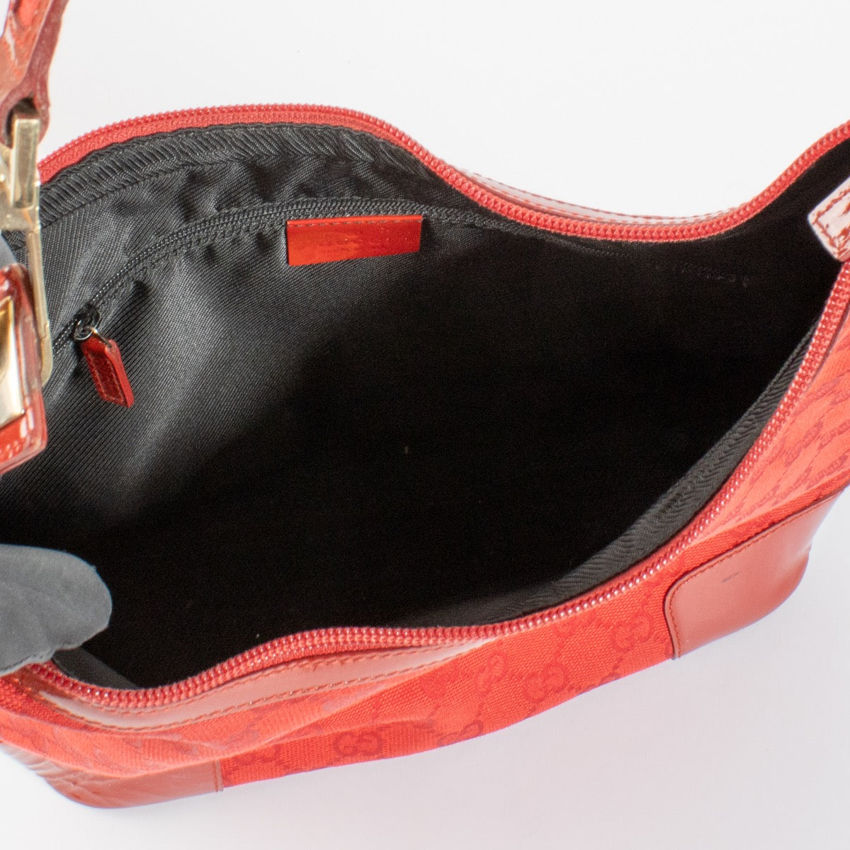 Shop 100% authentic second hand Gucci Red Shoulder Bag on Labellov.com