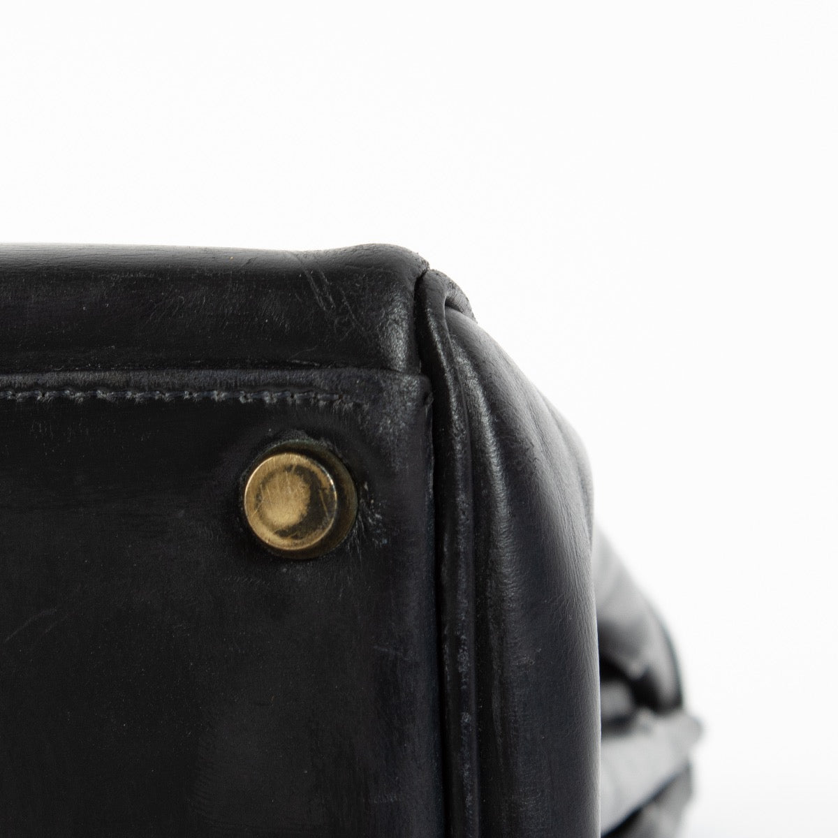 Shop safe online at Labellov in Antwerp, Brussels and KNokke this 100% authentic second hand Hermès Blue Vintage Box Calf Kelly 32. Veilig online authentieke tweedehands Hermès blauwe Vintage Box Calf Kelly 32 kopen bij labellov.