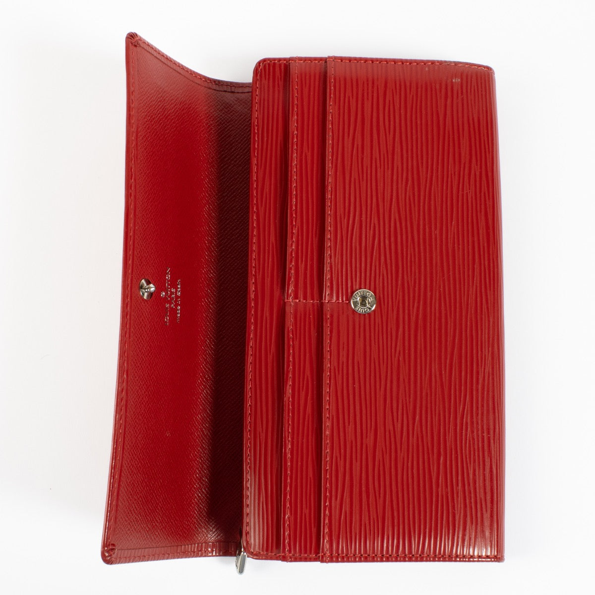 Authentic second hand Louis Vuitton Red Epi Leather Wallet on Labellov.com