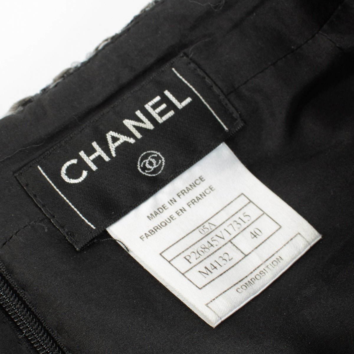 Chanel 05A Grey Tweed Jacket/Skirt/Hat Set - Size FR40