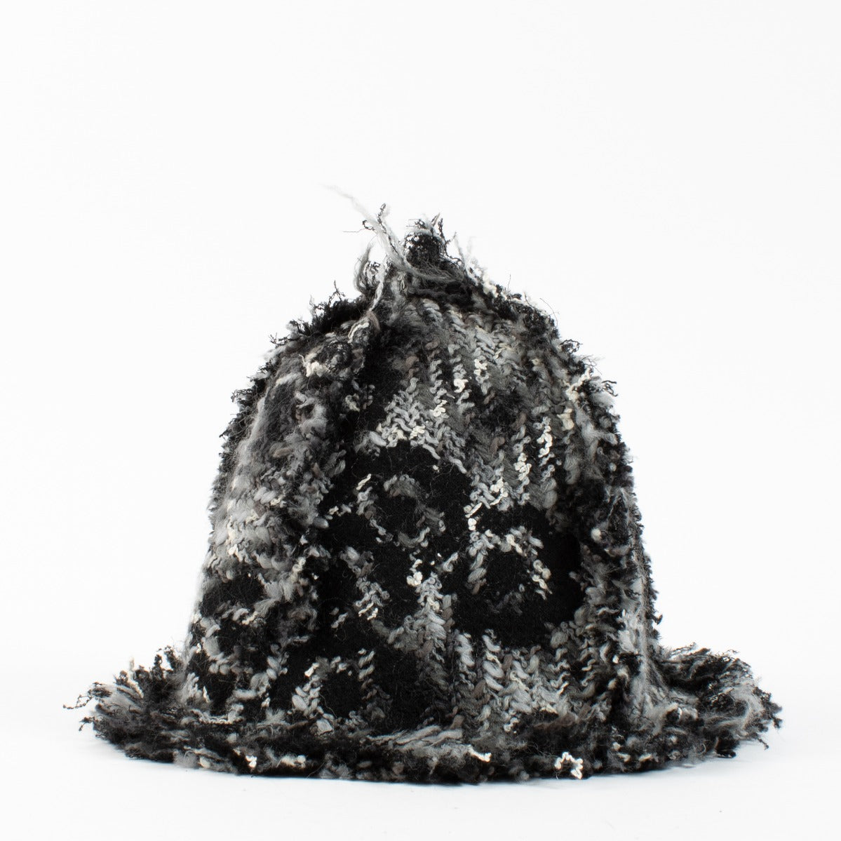 Chanel 05A Grey Tweed Jacket/Skirt/Hat Set - Size FR40