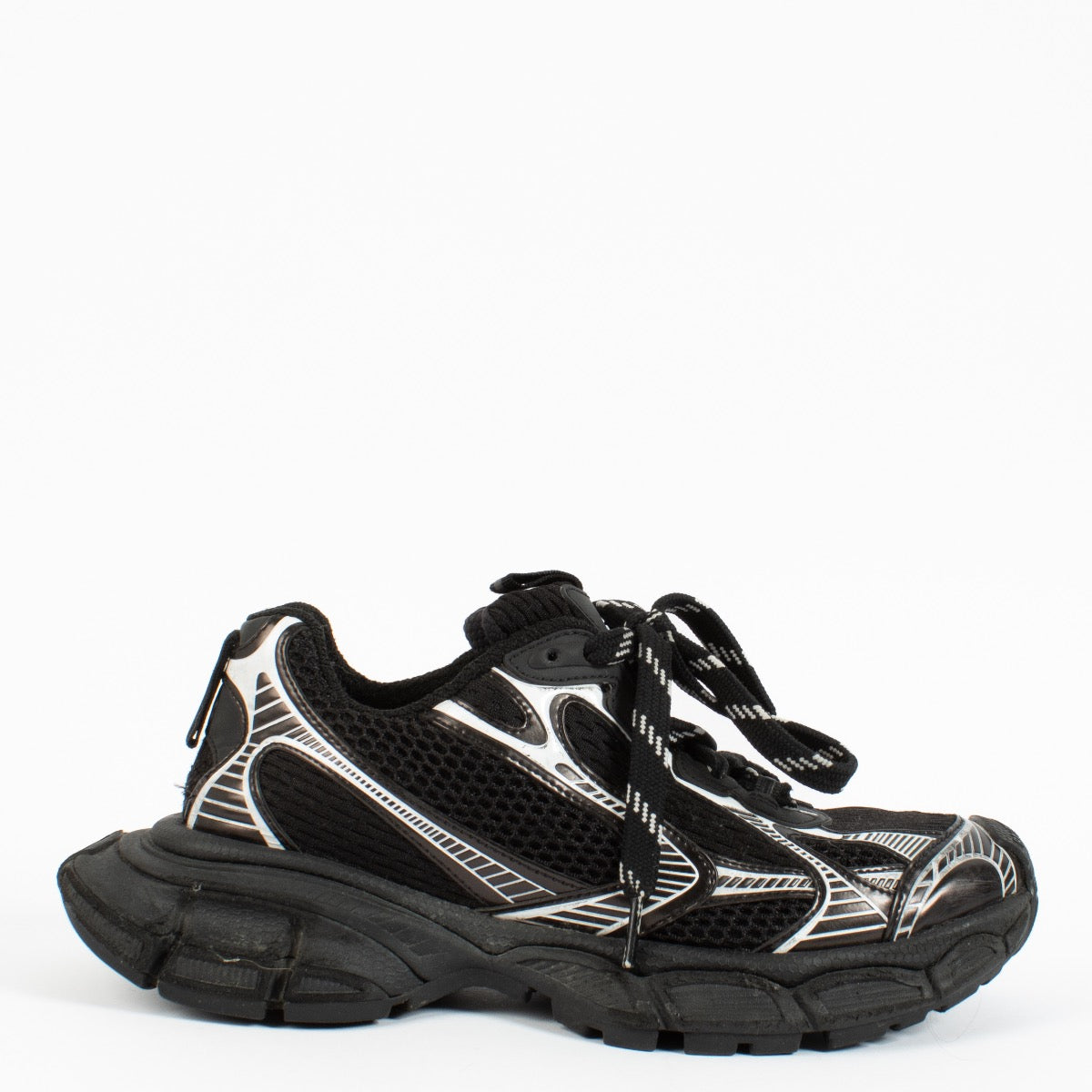 shop 100% authentic second hand Balenciaga Black 3XL Sneakers - Size 38 on Labellov.com