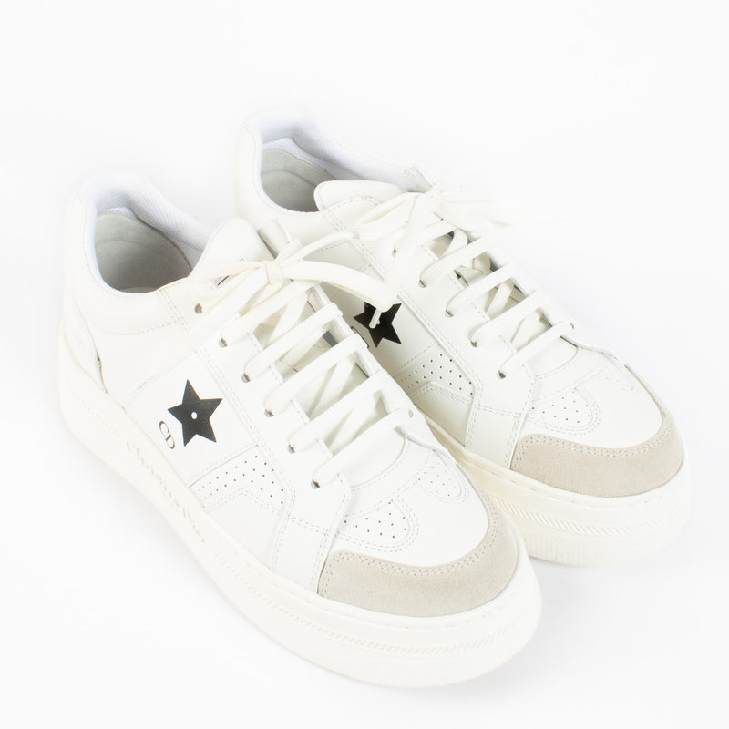 Shop safe online at Labellov in Antwerp, Brussels and Knokke these 100% authentic second hand Dior White Star Platform Sneakers