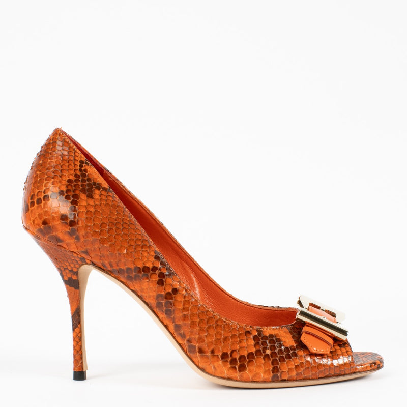 shop 100% authentic second hand Gucci Orange Python Bow Pumps - Size 38 on Labellov.com