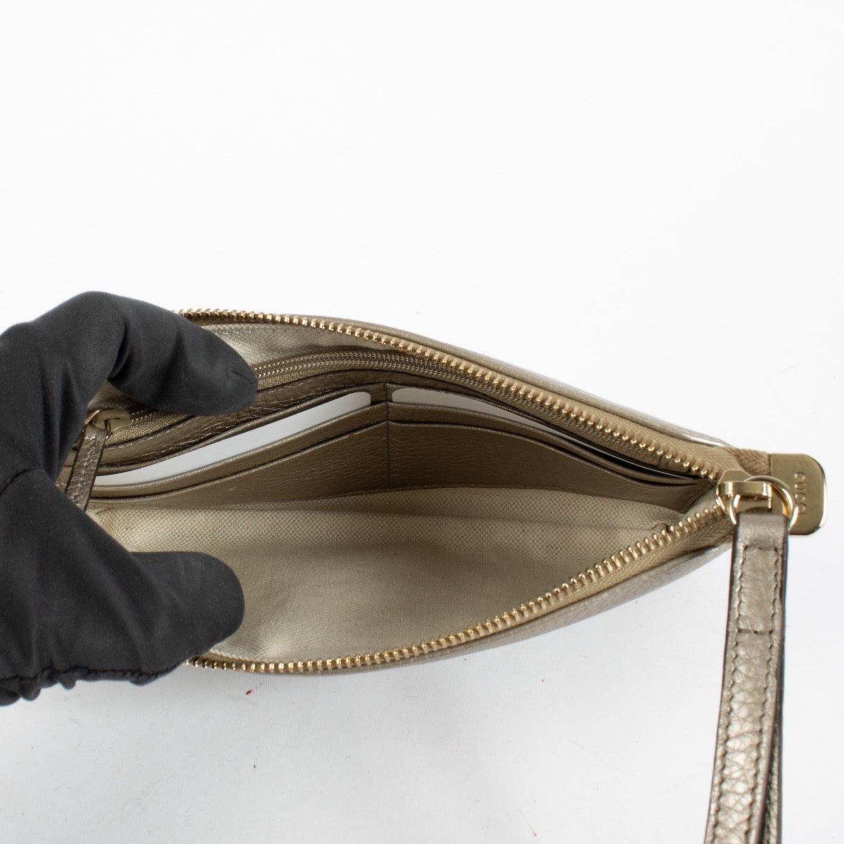 shop 100% authentic second hand Gucci Soho Gold GG Wristlet on Labellov.com