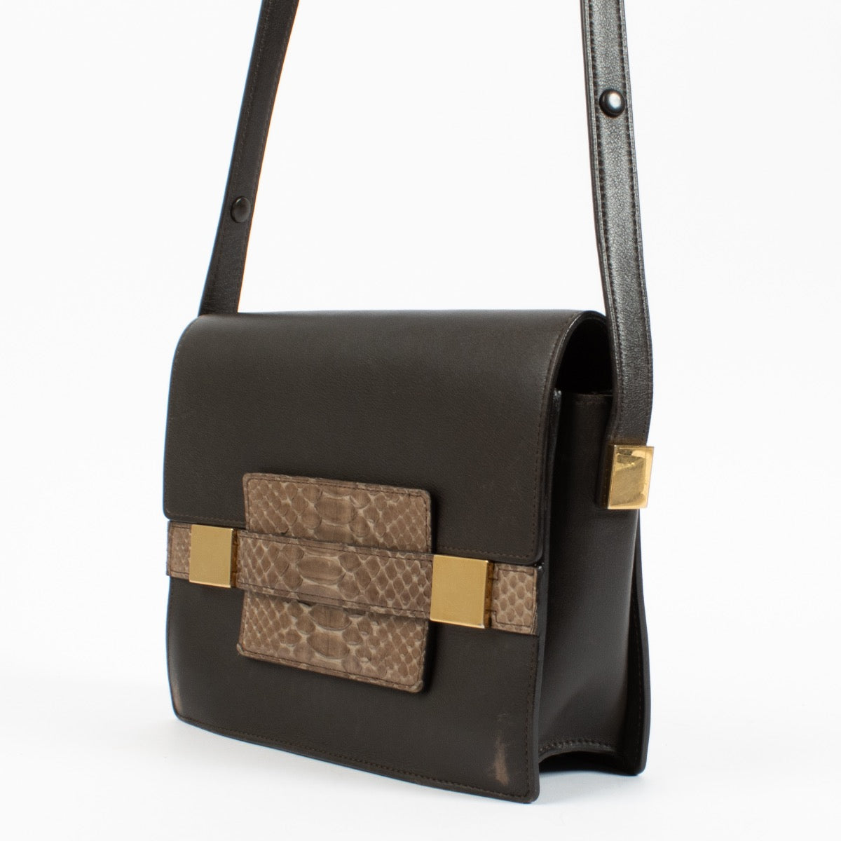 Shop safe online at Labellov in Antwerp, Brussels and Knokke this 100% authentic second hand Delvaux Brown Python Madame Bag