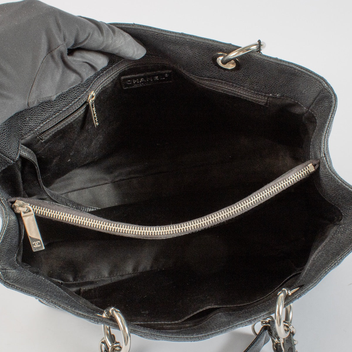 Shop 100% authentic second hand Chanel Black Caviar GST on Labellov.com
