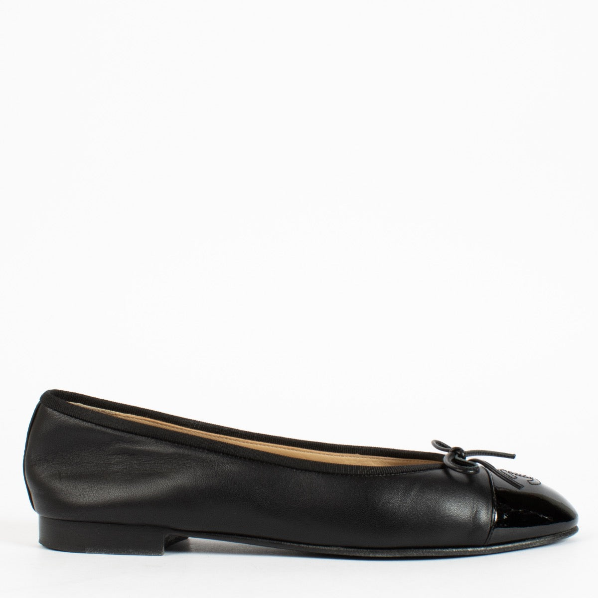 shop 100% authentic second hand Chanel Black Ballerina - Size 39 on Labellov.com