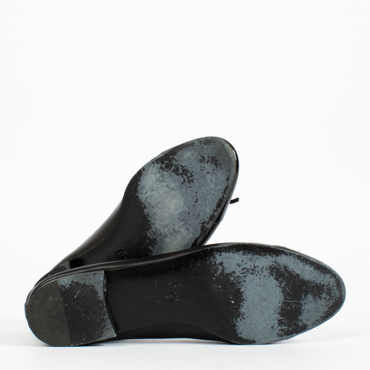 shop 100% authentic second hand Chanel Black Ballerina - Size 39 on Labellov.com