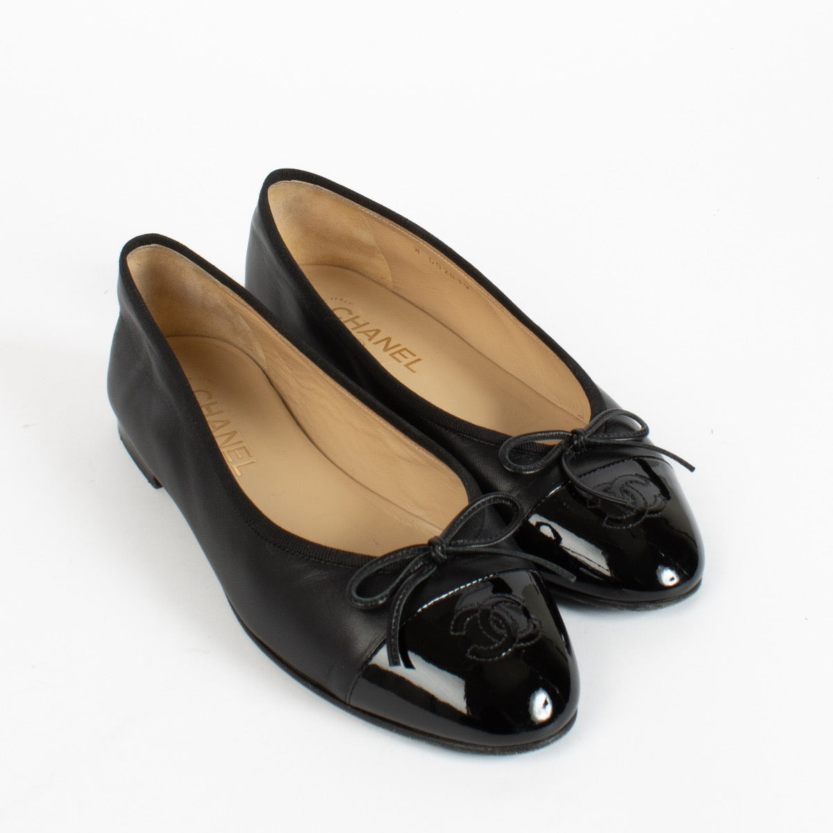 shop 100% authentic second hand Chanel Black Ballerina - Size 39 on Labellov.com