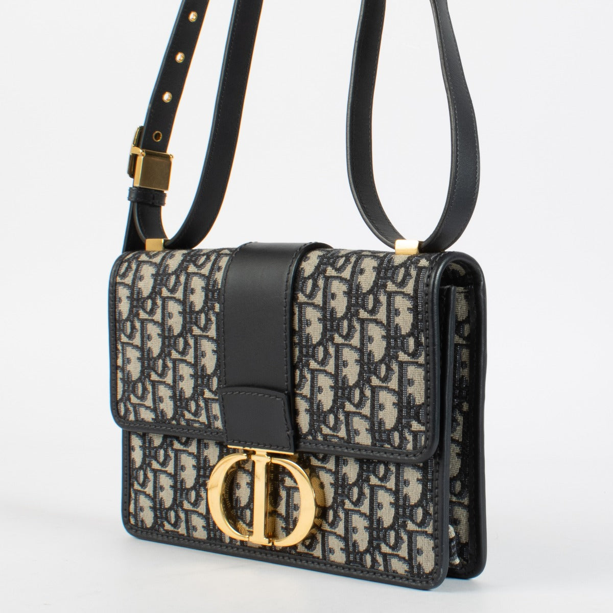 Authentic secondhand Christian Dior Navy Oblique 30 Montaigne Bag on Labellov.com