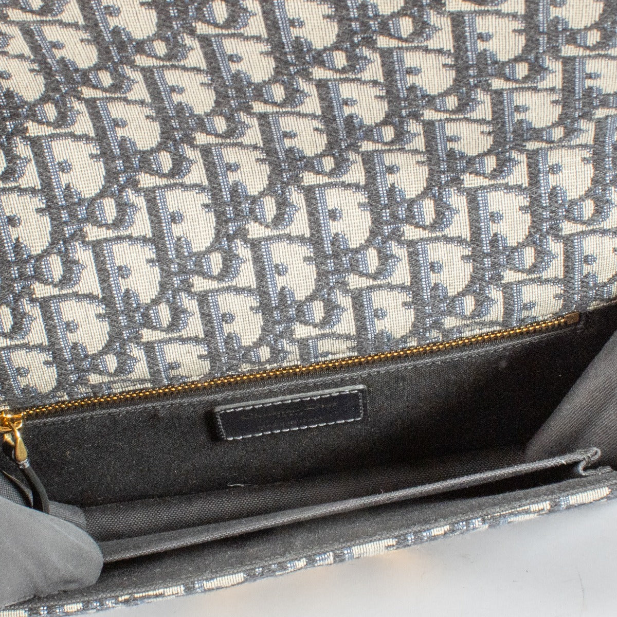 Authentic secondhand Christian Dior Navy Oblique 30 Montaigne Bag on Labellov.com