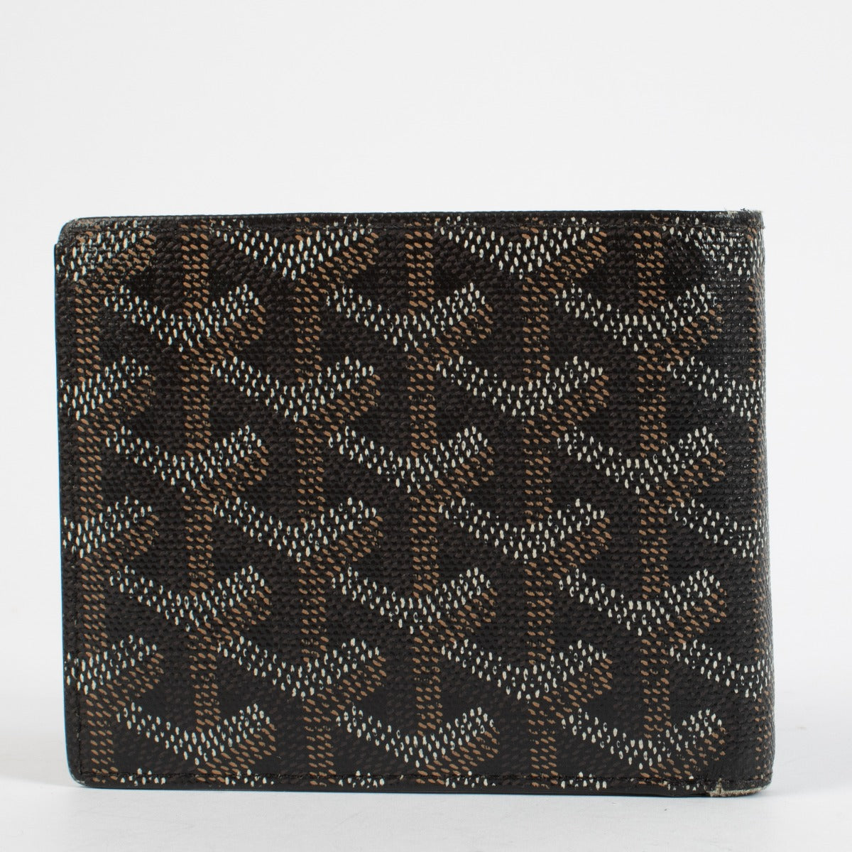 Shop safe online at labellov in Antwerp, Brussels and Knokke this 100% authentic second hand Black Victoire Wallet. Veilig online tweedehands authentieke Goyard Black Victoire portefeuille kopen bij Labellov.