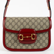 Shop safe online at Labellov in Antwerp, Brussels and Knokke this 100% authentic second hand Gucci Red GG Supreme Horsebit 1955 Medium