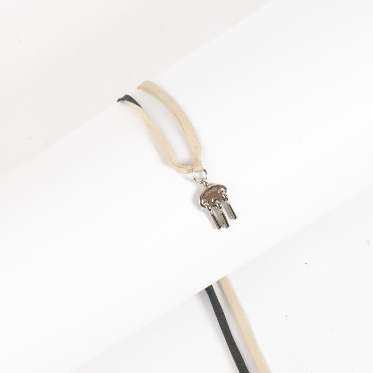 Hermès Tourbillon de Couleurs Mors A Jouet Bracelet/Collier avec Charm