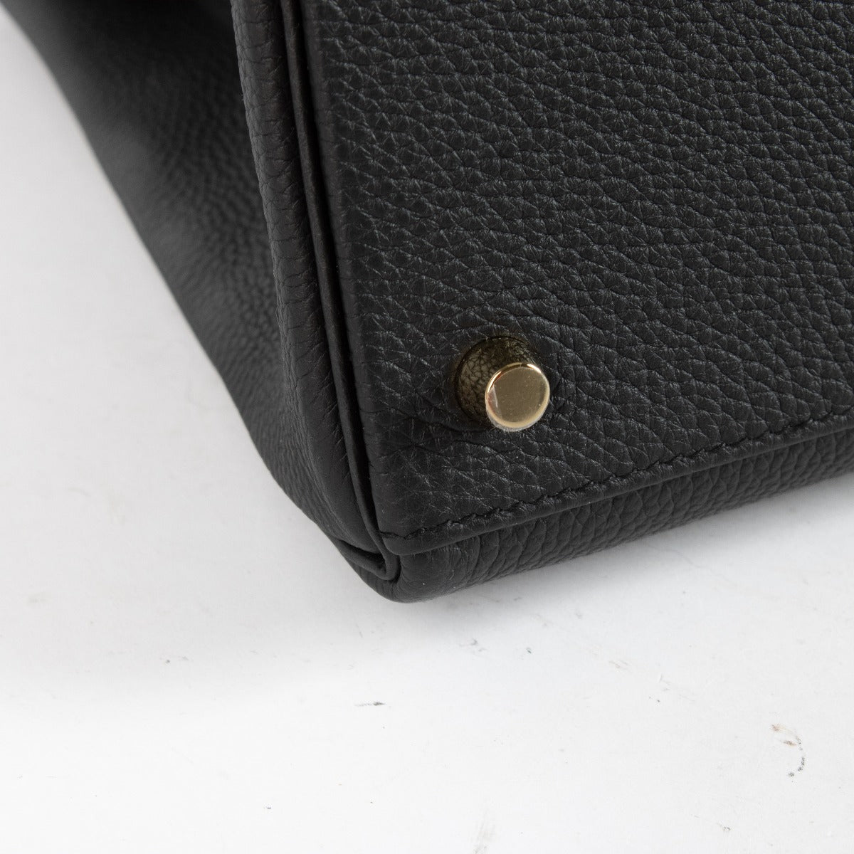 Hermès Kelly 28 Zwart Togo GHW