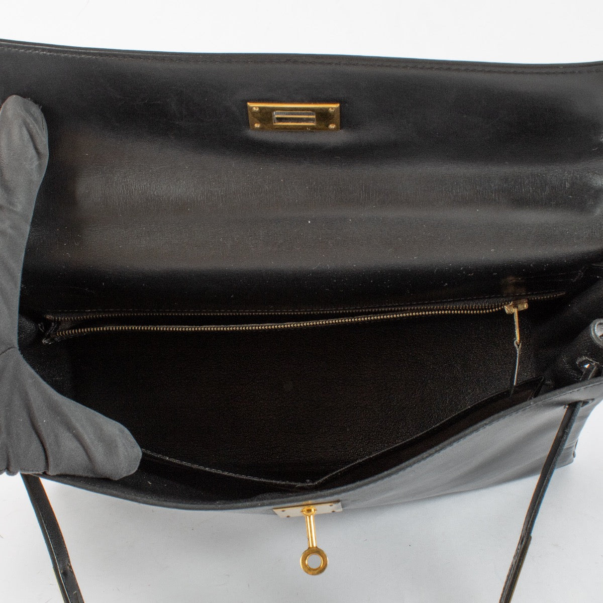 shop 100% authentic second hand Hermès Vintage Kelly 32 Black Box GHW on Labellov.com
