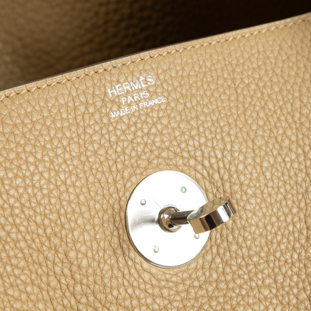 Authentic secondhand Hermès Lindy 34 in Biscuit Taurillon Clemence leather with palladium hardware at Labellov.com.