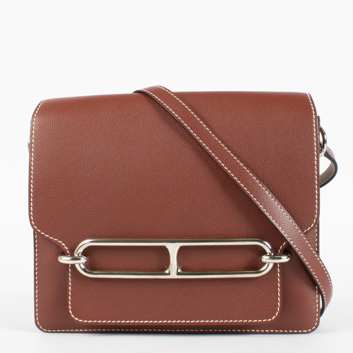 Authentic luxury in excellent condition: Hermès Sac Roulis 23 Rouge H Evercolor with palladium hardware at Labellov.com.