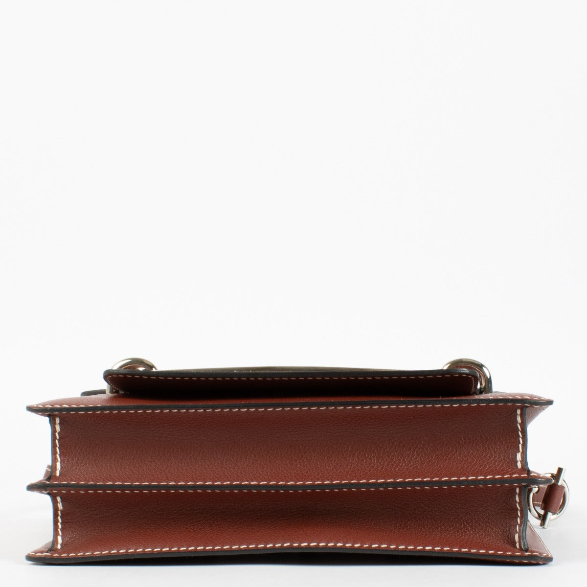 Authentic luxury in excellent condition: Hermès Sac Roulis 23 Rouge H Evercolor with palladium hardware at Labellov.com.
