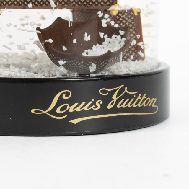 Shop the authentic Louis Vuitton Eiffel Tower Snow Globe second hand on Labellov.com.