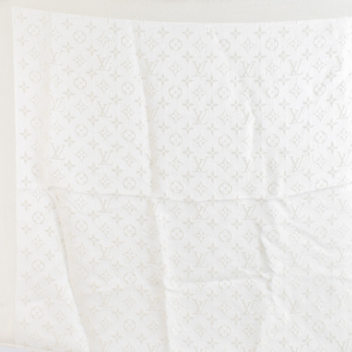 shop 100% authentic second hand Louis Vuitton White Monogram Shine Shawl on Labellov.com