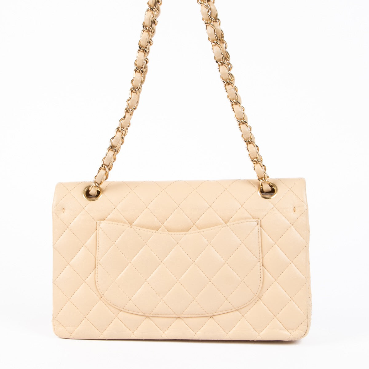 Shop safe online at Labellov in Antwerp, Brussels and Knokke this 100% authentic second hand, preloved Chanel Beige Lambskin Medium Classic Flap 11.12