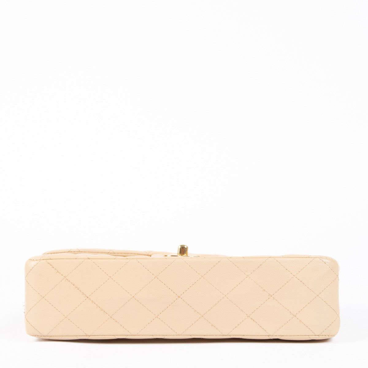 Shop safe online at Labellov in Antwerp, Brussels and Knokke this 100% authentic second hand, preloved Chanel Beige Lambskin Medium Classic Flap 11.12
