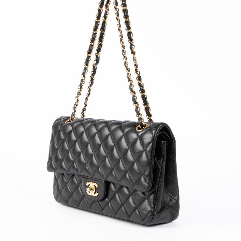 Shop safe online at Labellov in Antwerp, Brussels and Knokke this 100% authentic second hand Chanel Black Lambskin Medium Classic Flap 11.12 Bag