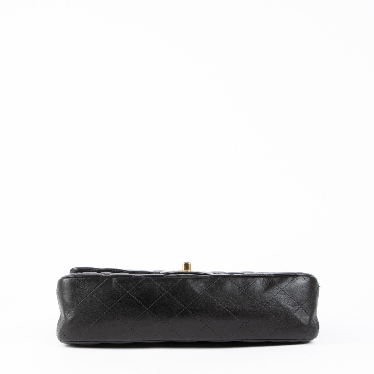 Shop safe online at Labellov in Antwerp, Brussels and Knokke this 100% authentic second hand Chanel Black Lambskin Medium Classic Flap 11.12 Bag