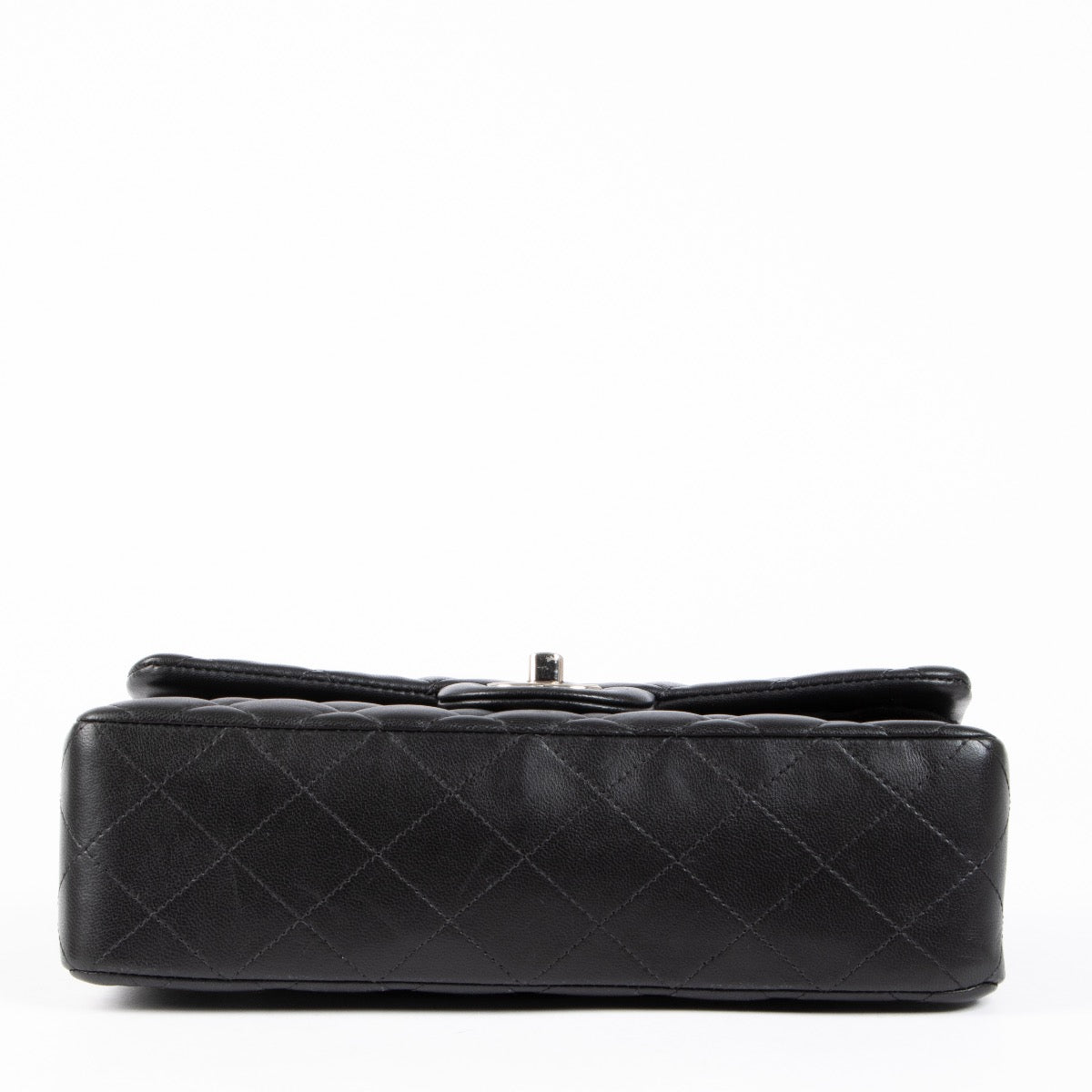 Shop safe online at Labellov in Antwerp, Brussels and Knokke this 100% authentic second hand Chanel Black Lambskin Small Classic Flap 11.12 Bag
