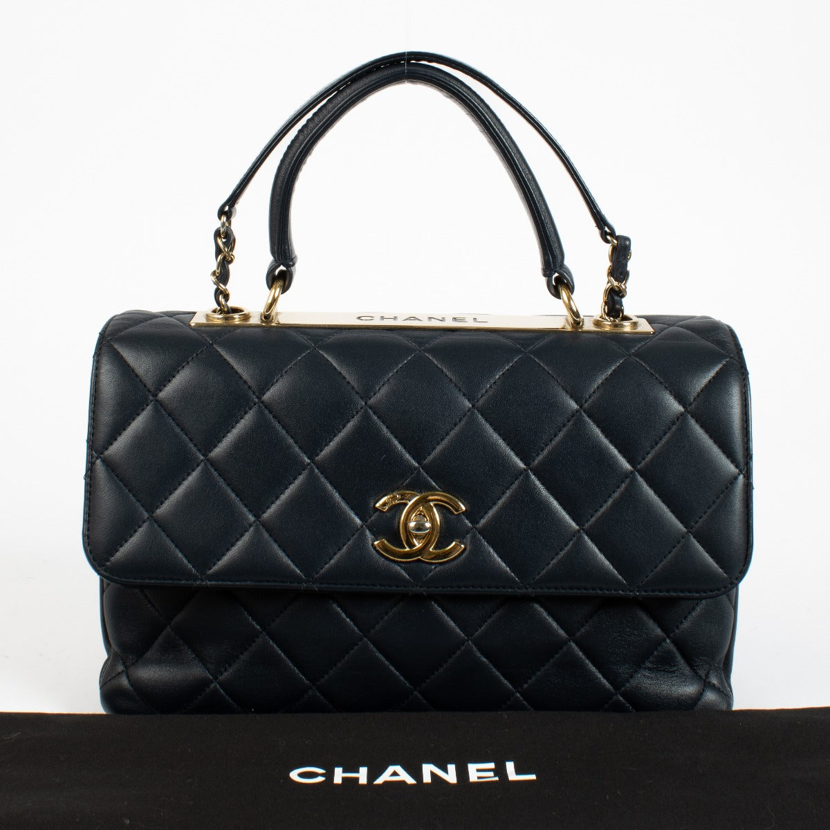 Authentic pre-loved Chanel Navy Medium Trendy CC Bag on Labellov.com