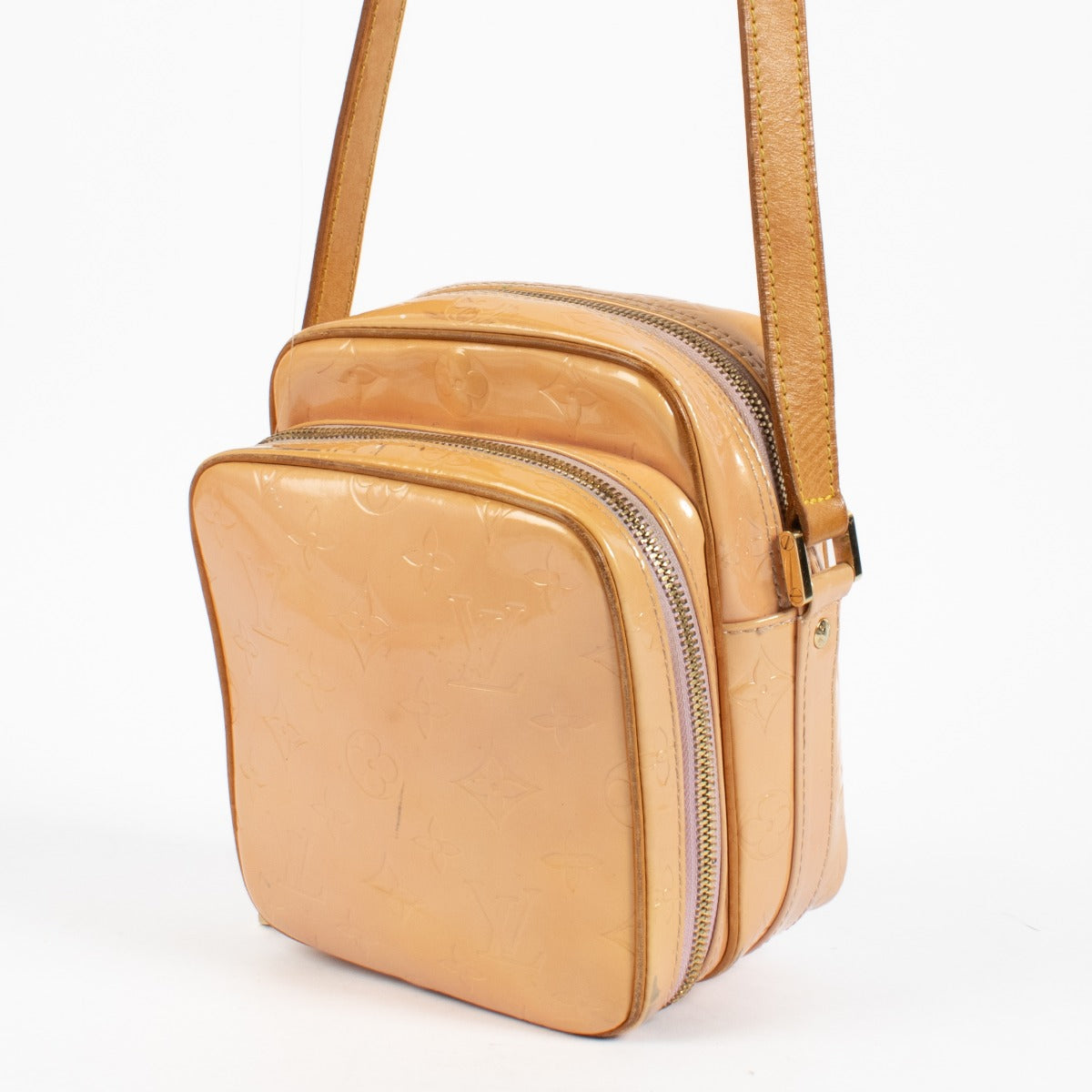 shop 100% authentic second hand Louis Vuitton Beige Monogram Vernis Bag on Labellov.com