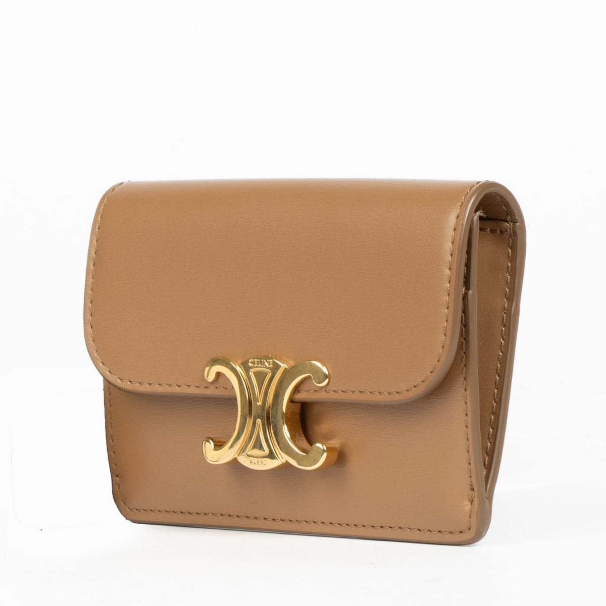 Shop this 100% authentic Celine Camel Smooth Leather Triomphe Card Holder With Flap at Labellov.com
