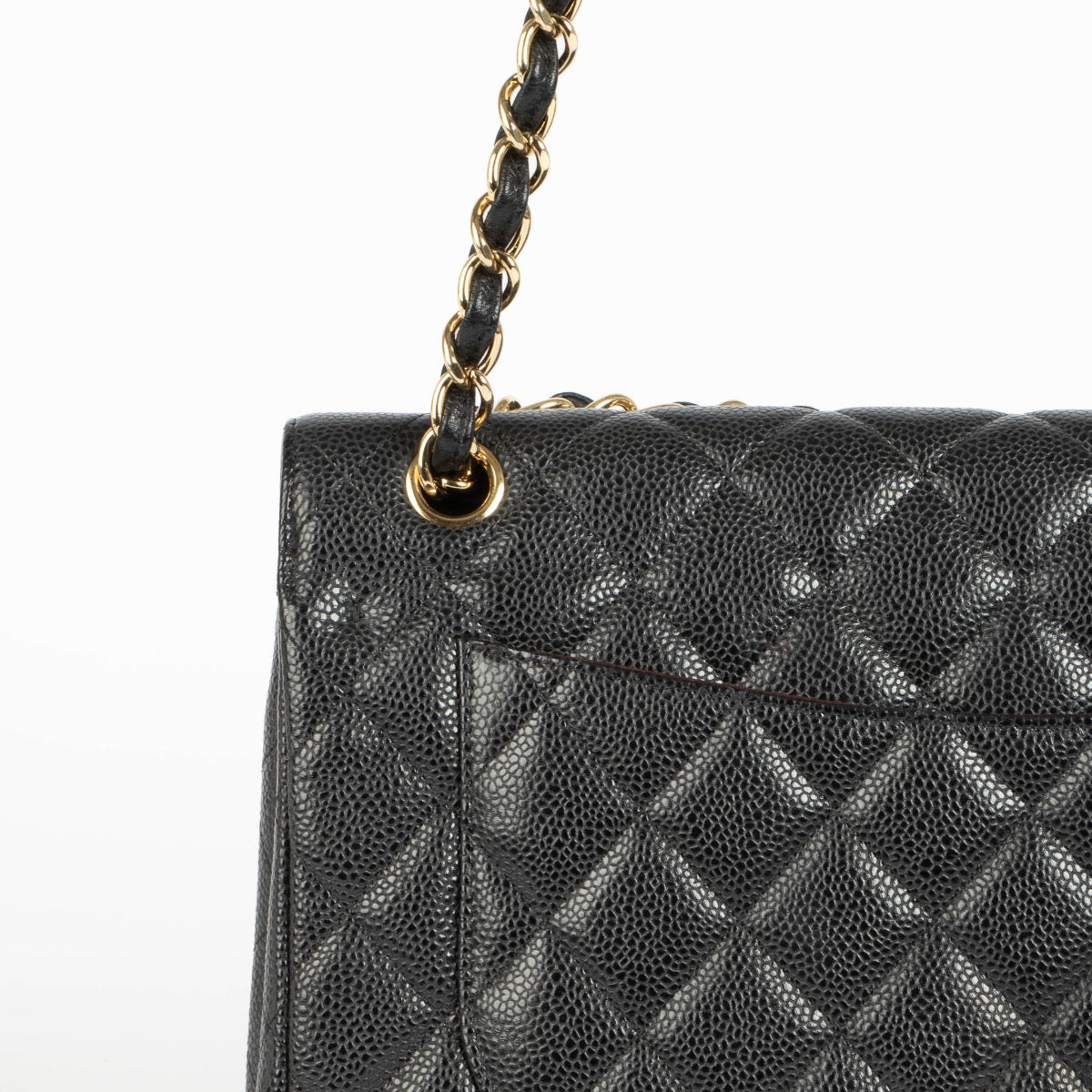 Shop safe online at Labellov in Antwerp, Brussels and Knokke this 100% authentic second hand Chanel Black Caviar Large/ Jumbo Classic Double Flap