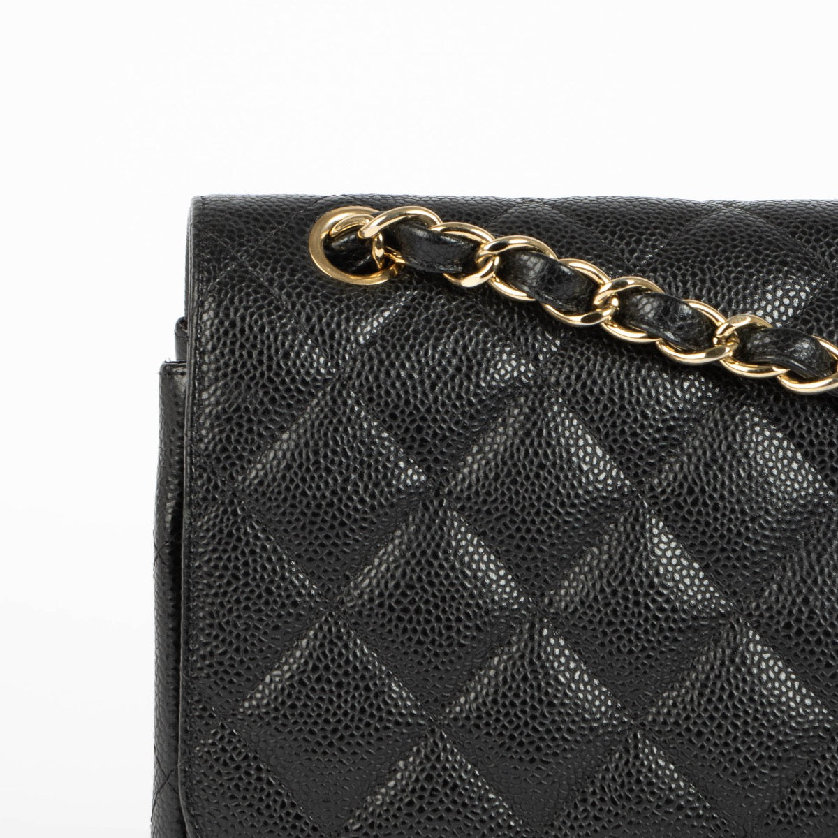 Shop safe online at Labellov in Antwerp, Brussels and knokke this 100% authentic second hand Chanel Black Caviar Large/ Jumbo Classic Double Flap