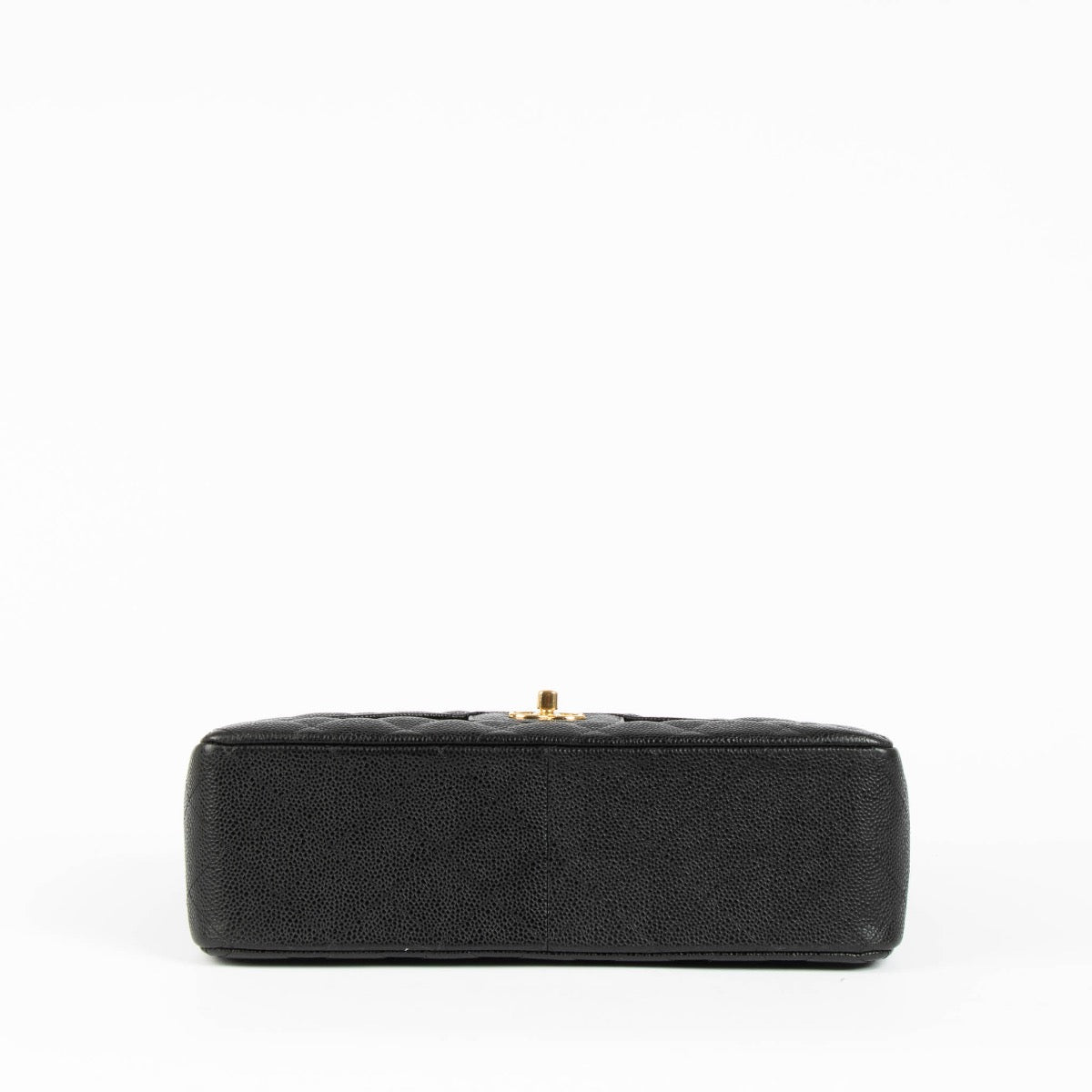 Shop safe online at Labellov in Antwerp, Brussels and knokke this 100% authentic second hand Chanel Black Caviar Large/ Jumbo Classic Double Flap