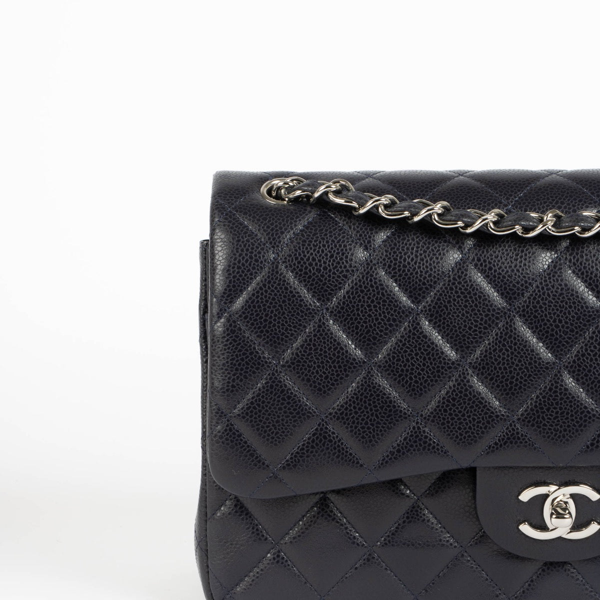 Shop safe online at Labellov in Antwerp, Brussels and Knokke this 100% authentic second hand Chanel Blue Caviar Large/ Jumbo Classic Double Flap