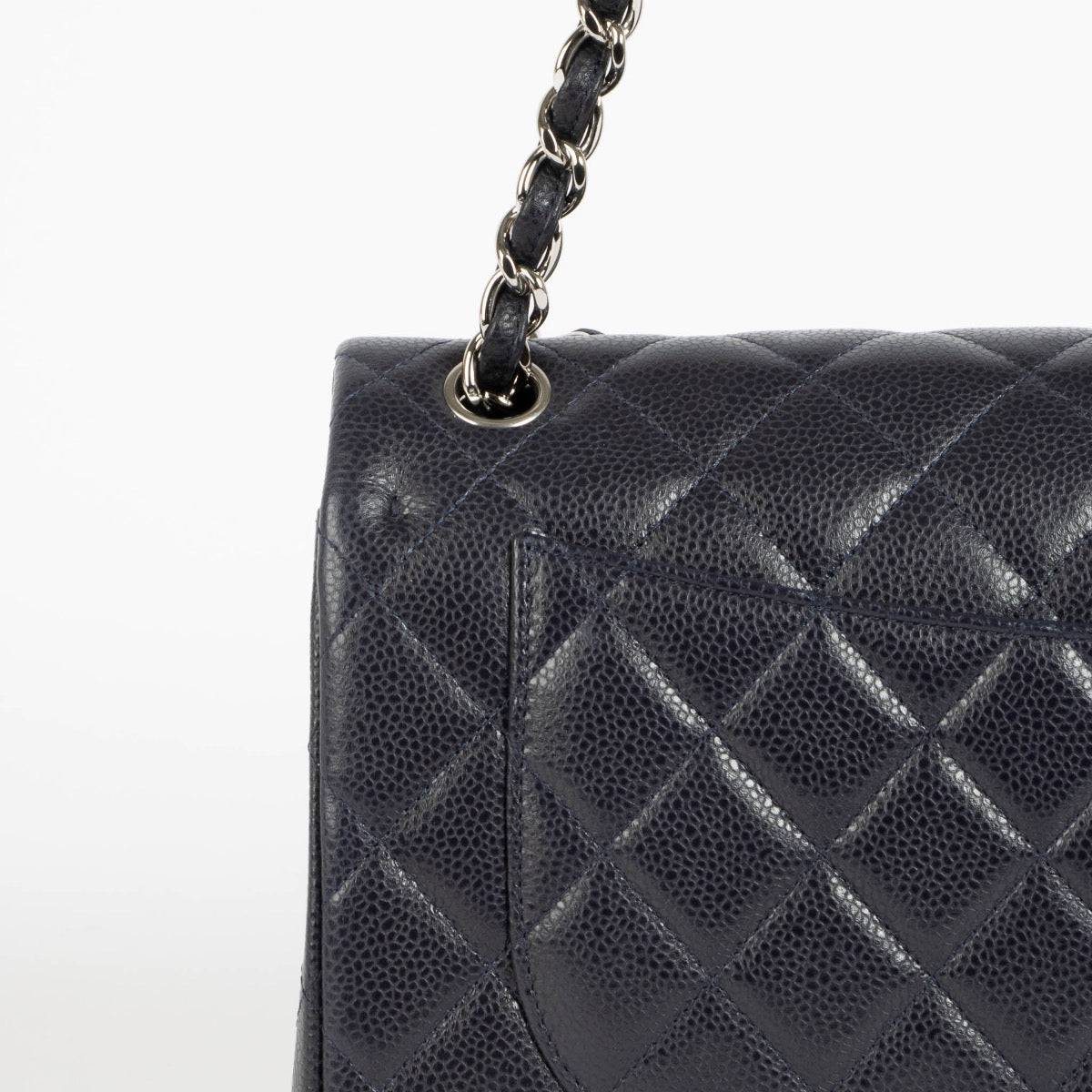 Shop safe online at Labellov in Antwerp, Brussels and Knokke this 100% authentic second hand Chanel Blue Caviar Large/ Jumbo Classic Double Flap