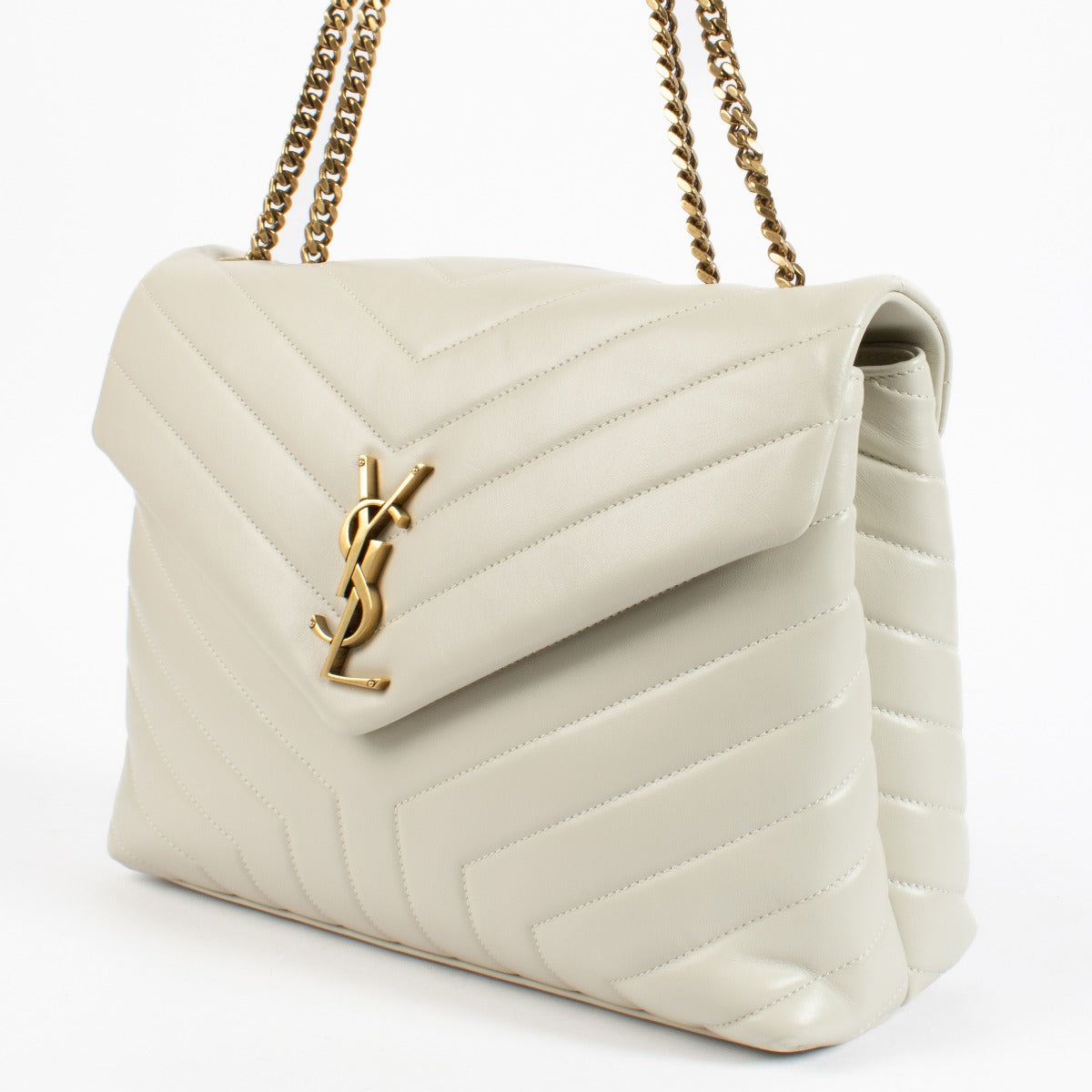 Shop safe online at Labellov in Antwerp, Brussels and Knokke this 100% authentic second hand Saint Laurent Cream Medium LouLou. Veilig online tweedehands authentieke Saint Laurent Cream Medium LouLou handtas kopen bij Labellov.