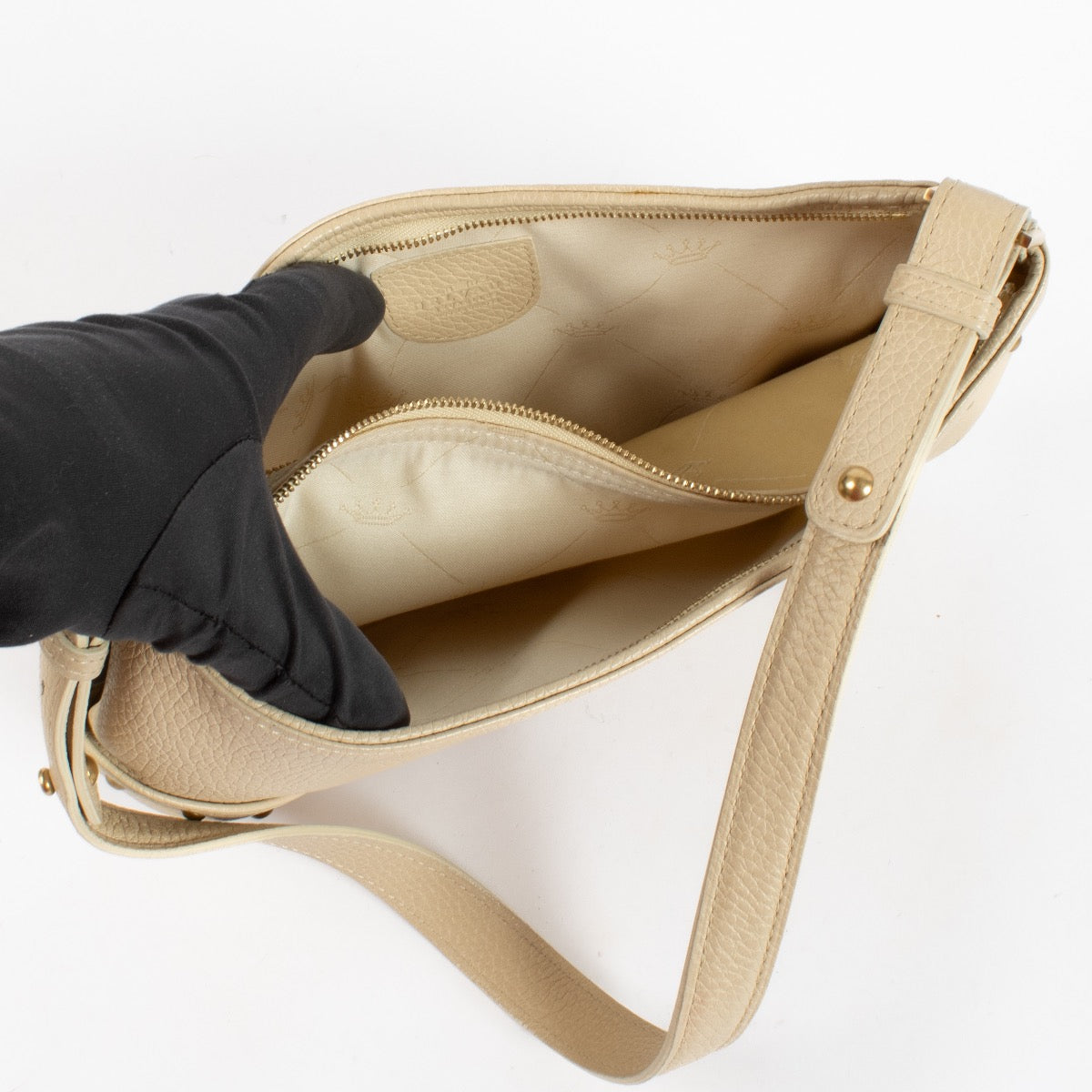 shop 100% authentic second hand Delvaux Beige Souple Fjord Le Jacky Bag on Labellov.com