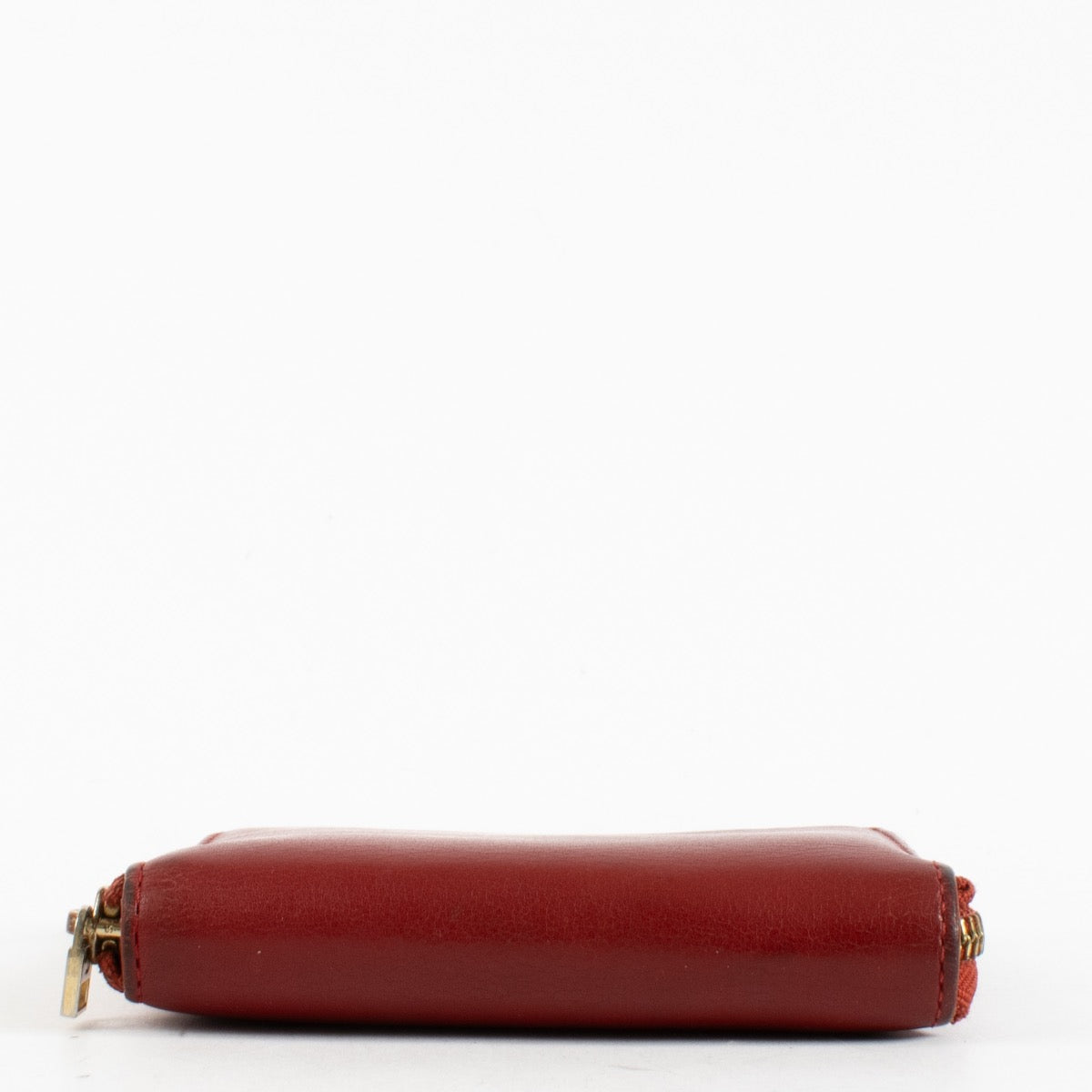 Authentic Second Hand Delvaux Red Zipped Wallet on Labellov.com