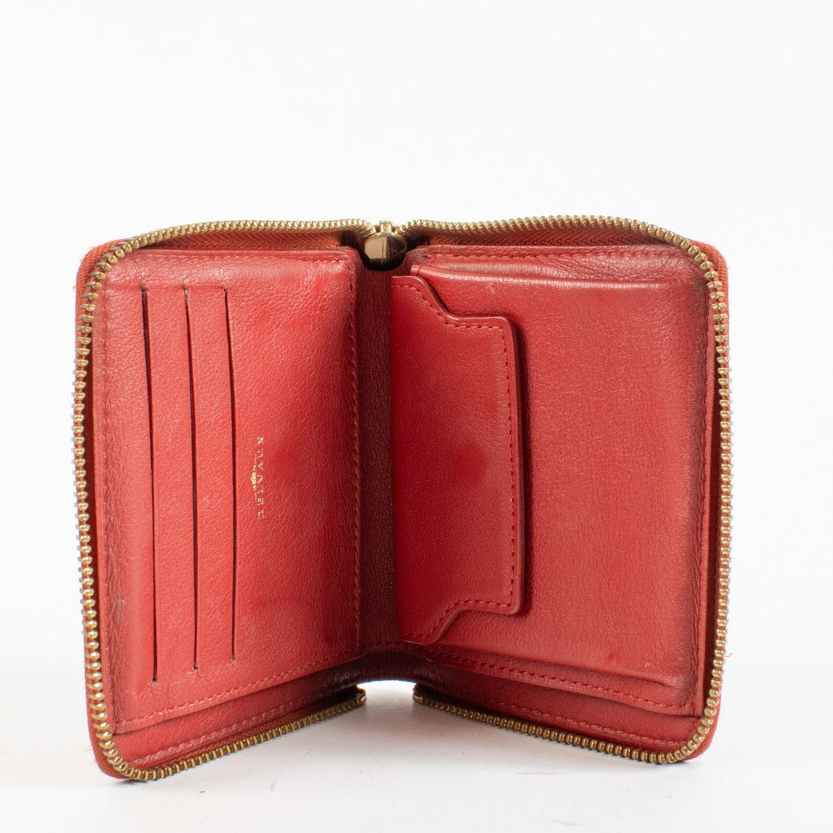 Authentic Second Hand Delvaux Red Zipped Wallet on Labellov.com