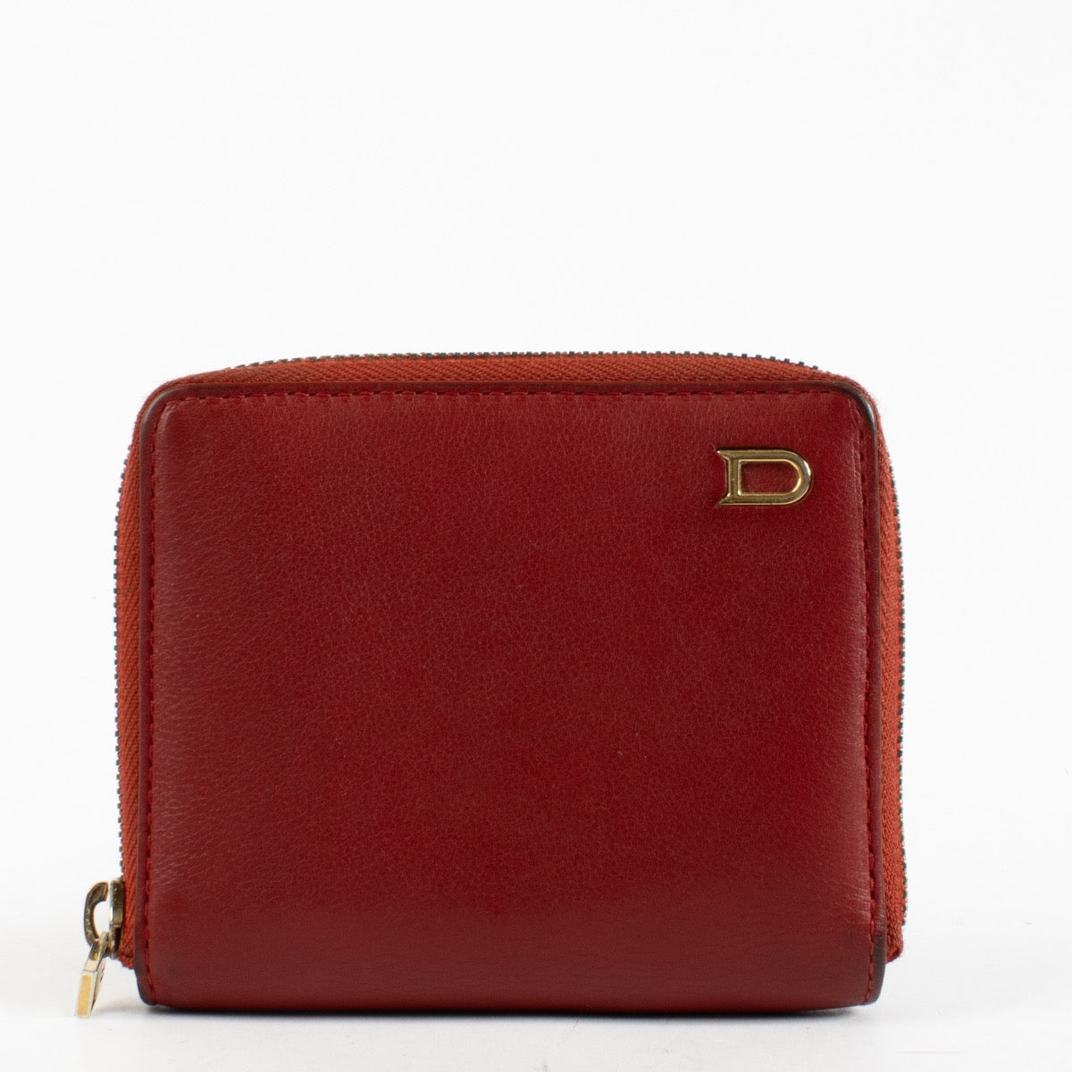 Authentic Second Hand Delvaux Red Zipped Wallet on Labellov.com