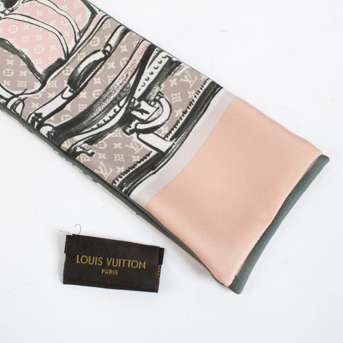 Authentic Second Hand Louis Vuitton Pink Monogram Bandeau on Labellov.com