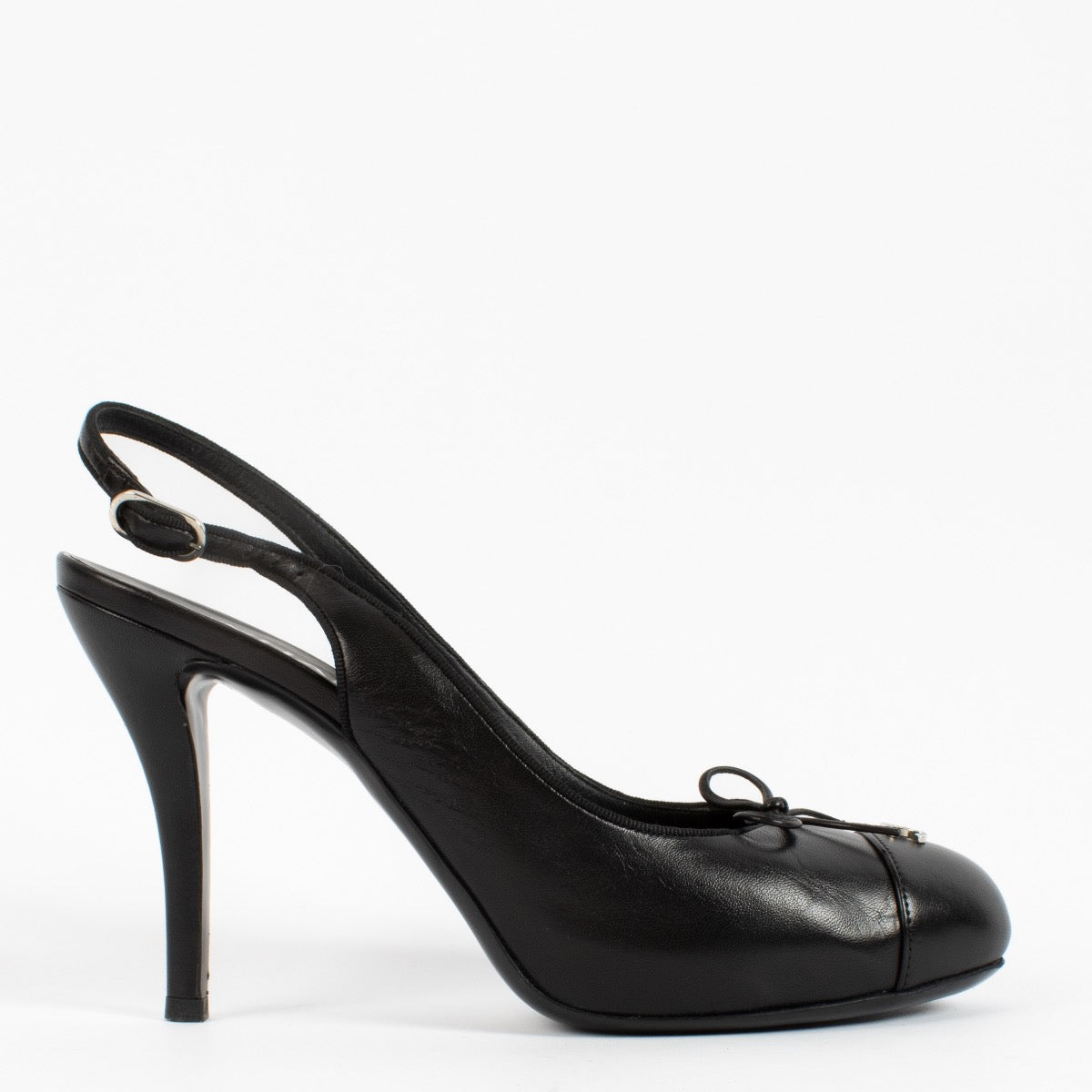shop 100% authentic second hand Chanel Black Leather CC Pumps - Size 41 on Labellov.com
