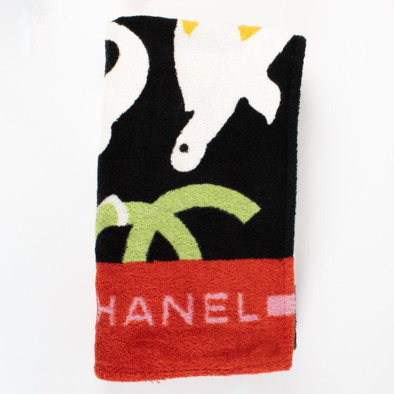shop 100% authentic second hand Chanel Multicolor Towel on Labellov.com