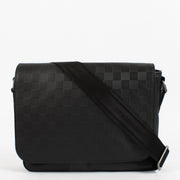 shop 100% authentic second hand Louis Vuitton District PM Messenger Bag on Labellov.com