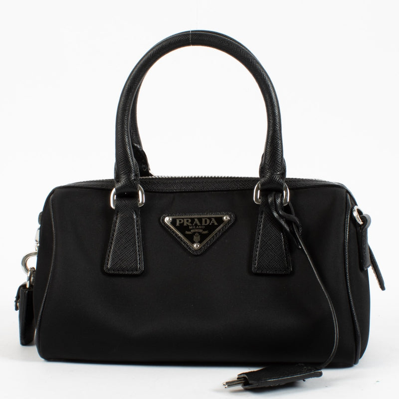 Shop 100% authentic secondhand Prada Black Re-Edition 2005 Nylon Crossbody on Labellov.com