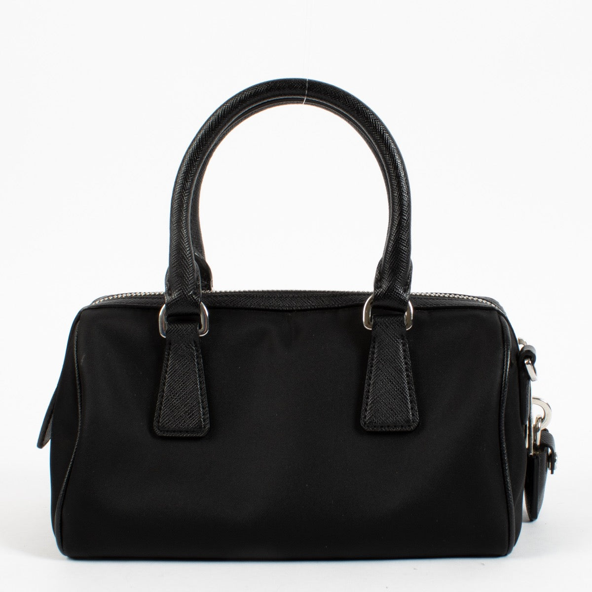 Shop 100% authentic secondhand Prada Black Re-Edition 2005 Nylon Crossbody on Labellov.com